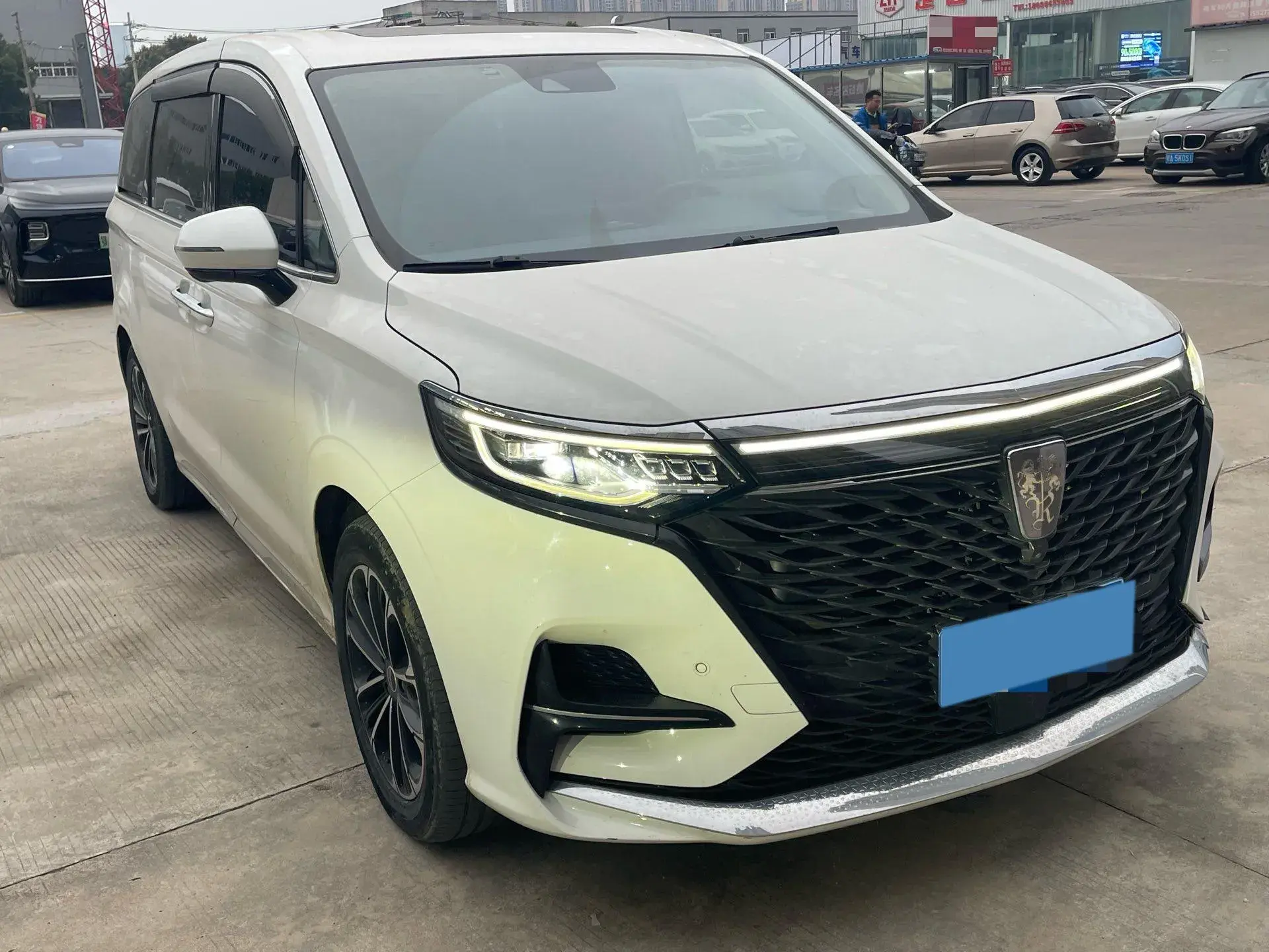 2021 ROEWE IMAX8 thumbnail 3