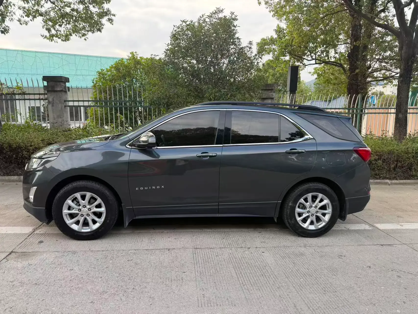 2018 CHEVROLET EQUINOX thumbnail 3