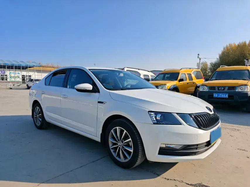 2020 SKODA OCTAVIA thumbnail 3
