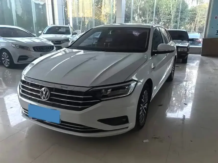 2020 Volkswagen Sagitar 1.2T 116HP L4 7DCT