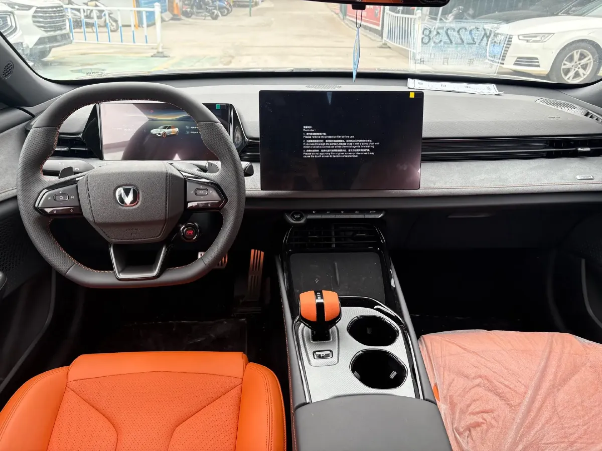 2025 ChangAn UNI-V 2.0T 245HP L4 8AT,autocango,china used car exporter,china ev exporter,chinese used car exporter,chinese used ev exporter