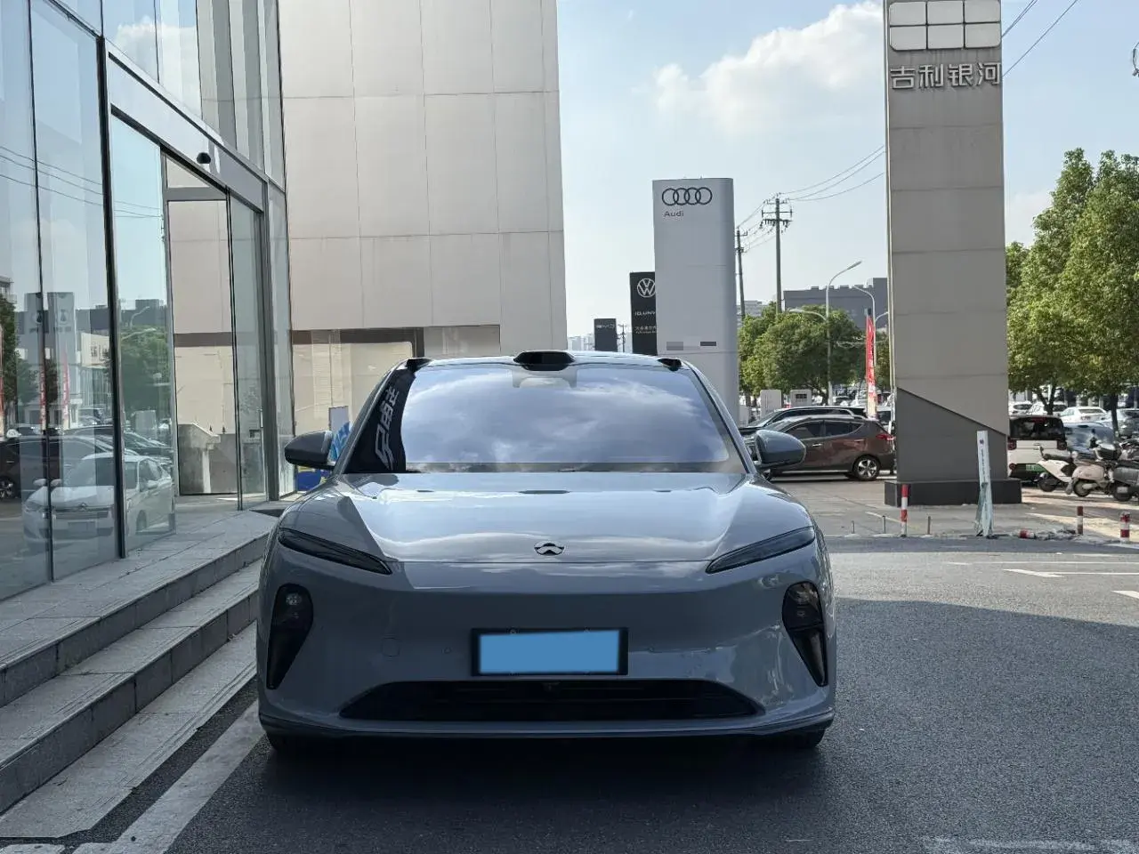 2022 NIO ET5 thumbnail 2