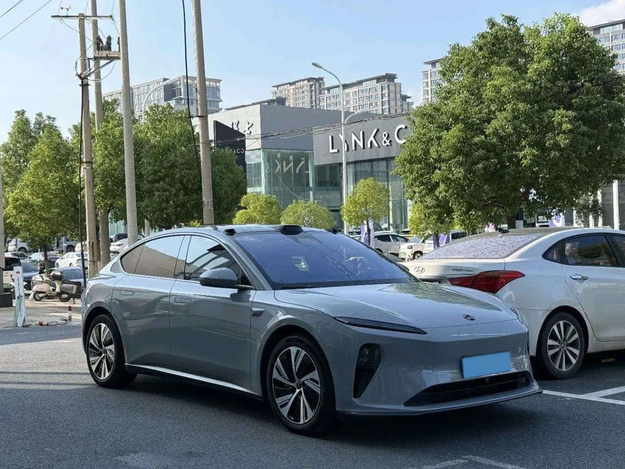 2022 NIO ET5 thumbnail 3