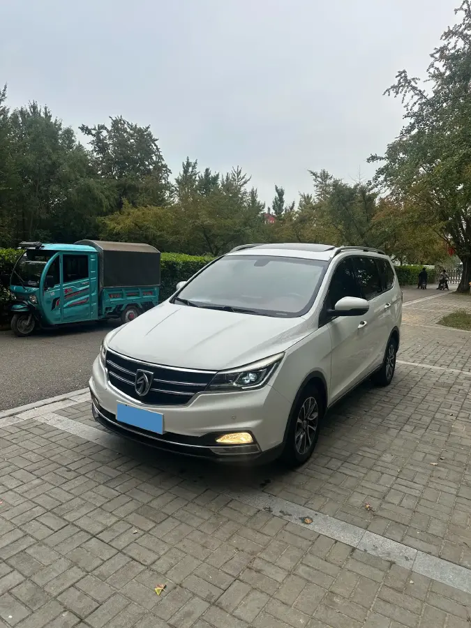 2017 BaoJun 730 1.5T 150HP L4 6MT