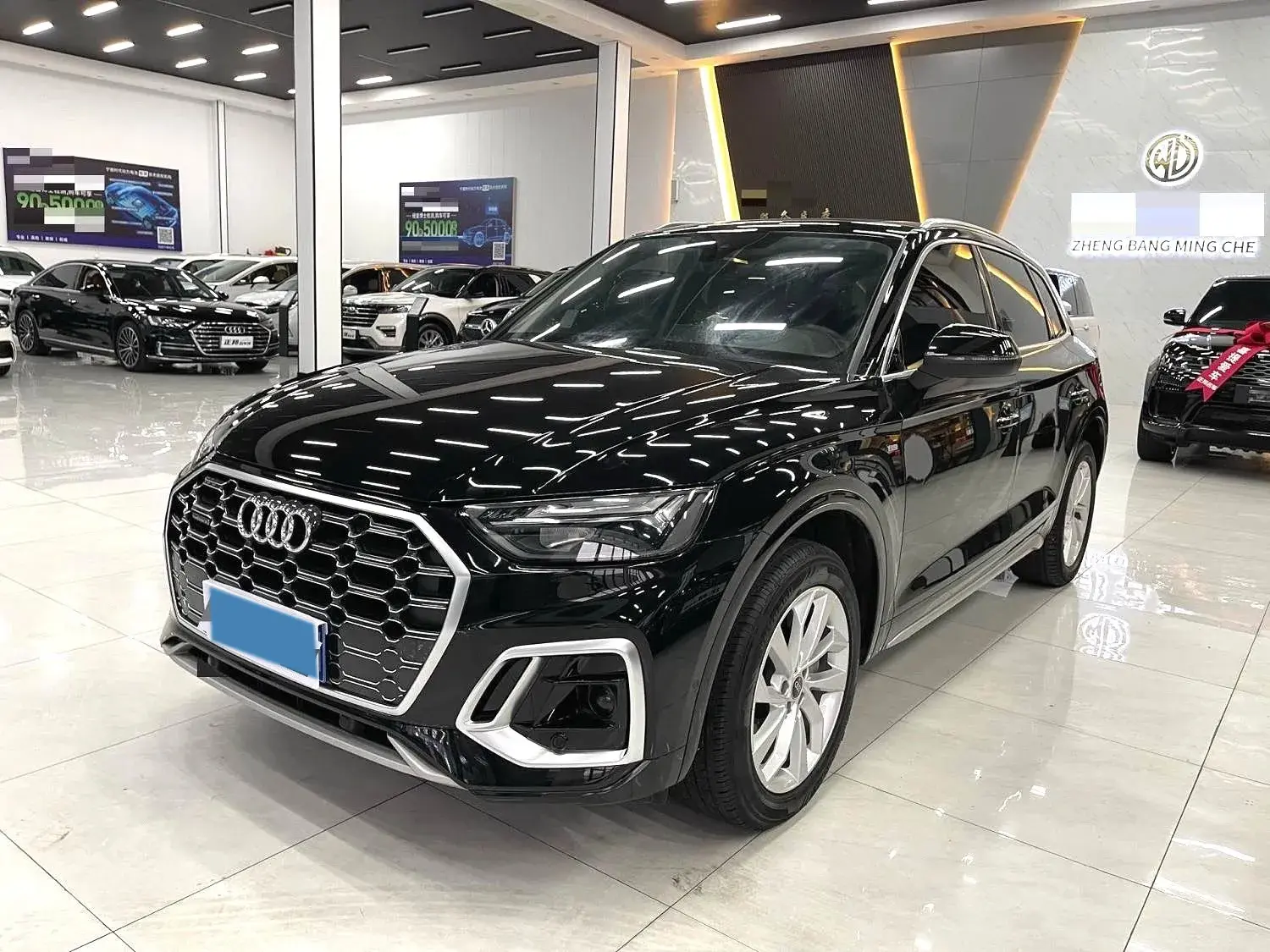 2021 AUDI Q5L view 1