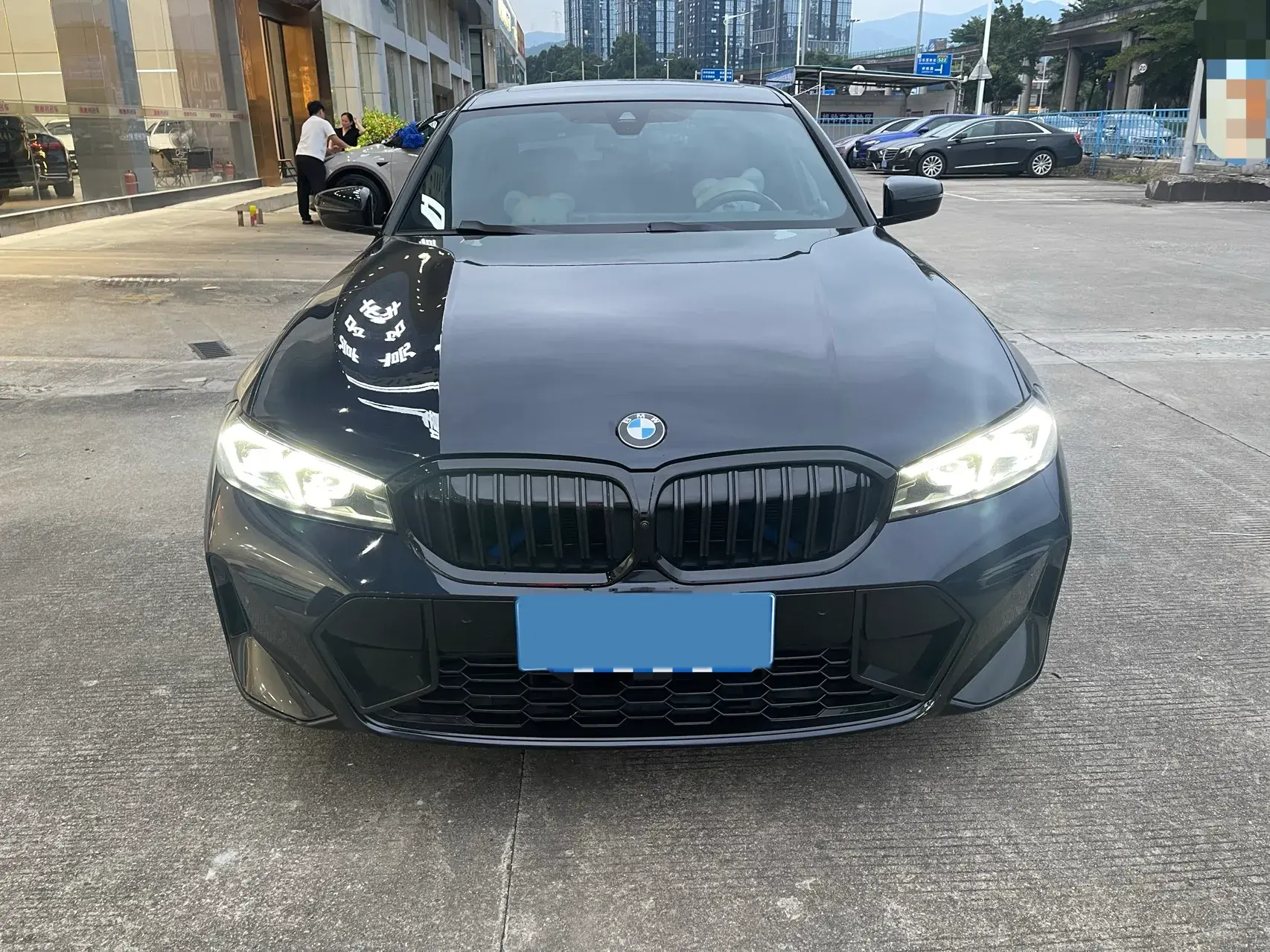 2023 BMW 3 thumbnail 3