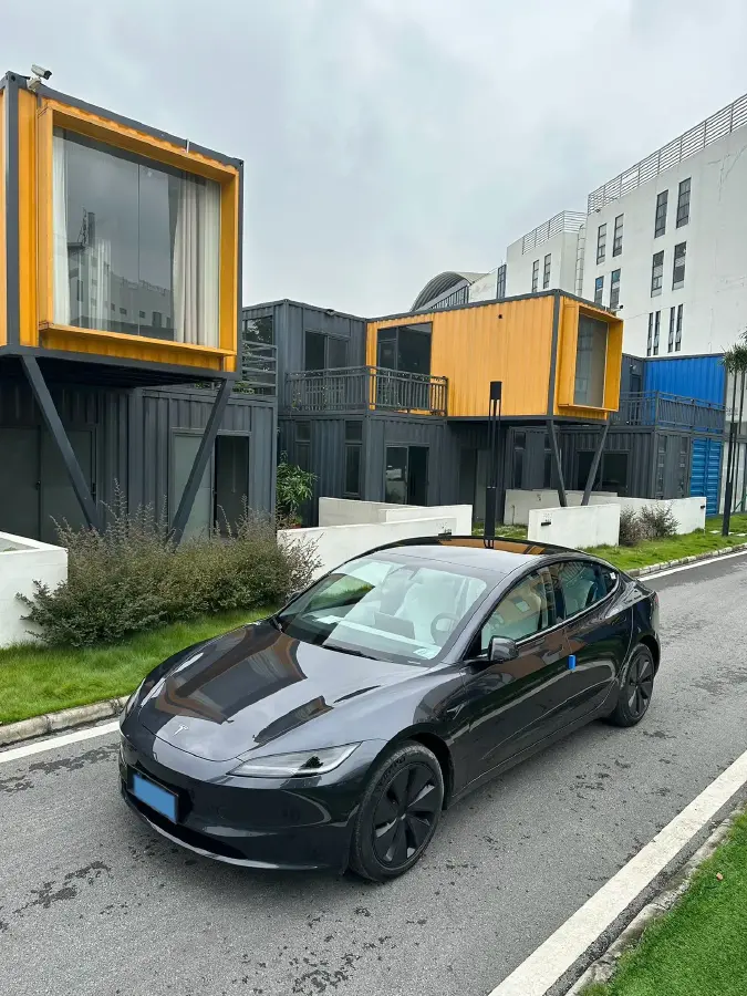 2023 Tesla Model 3 BEV 60KWH