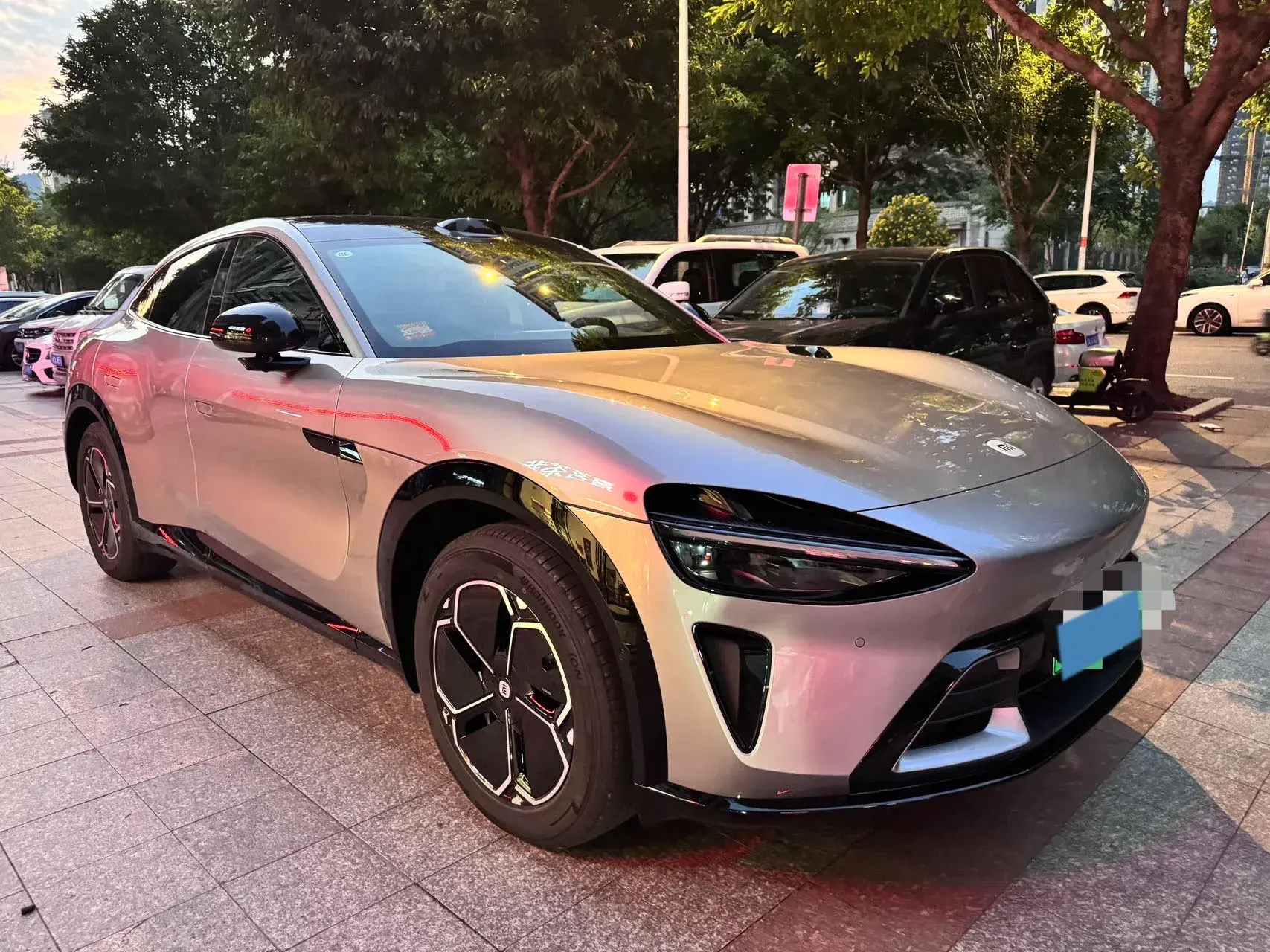 2025 MI YU7 thumbnail 3