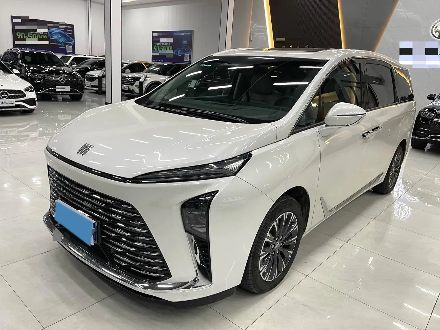 2025 BUICK GL8 view 1