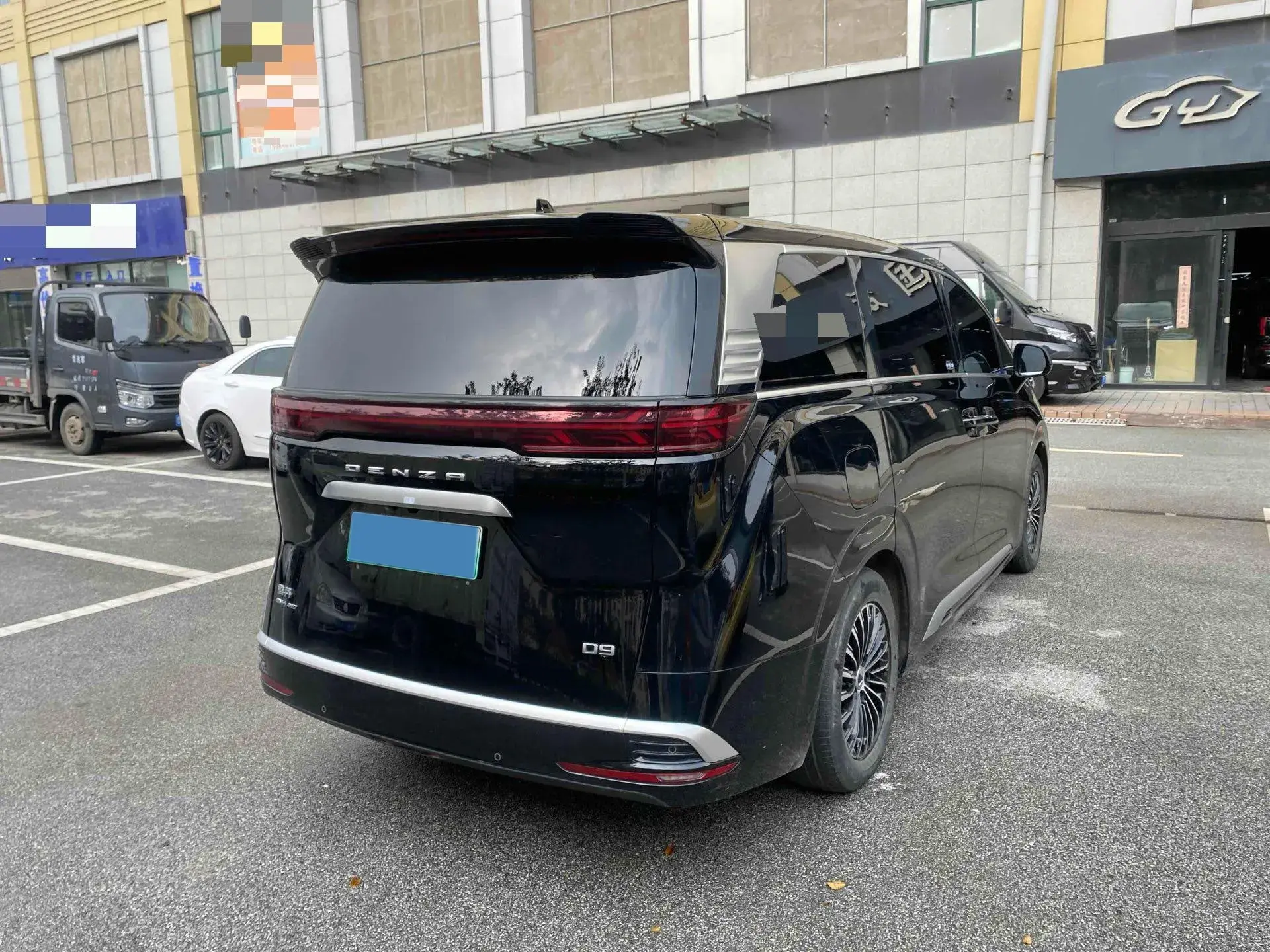 2022 DENZA D9 thumbnail 4