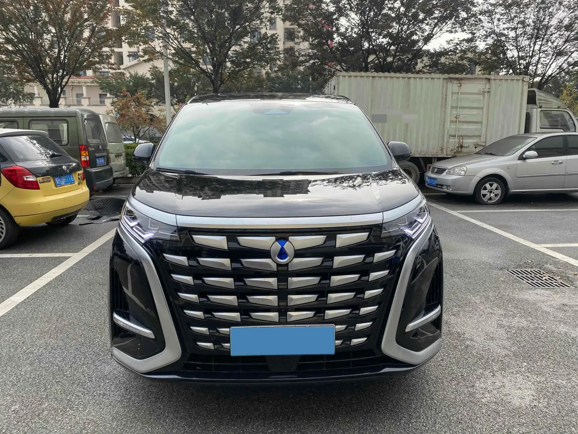 2022 DENZA D9 thumbnail 2