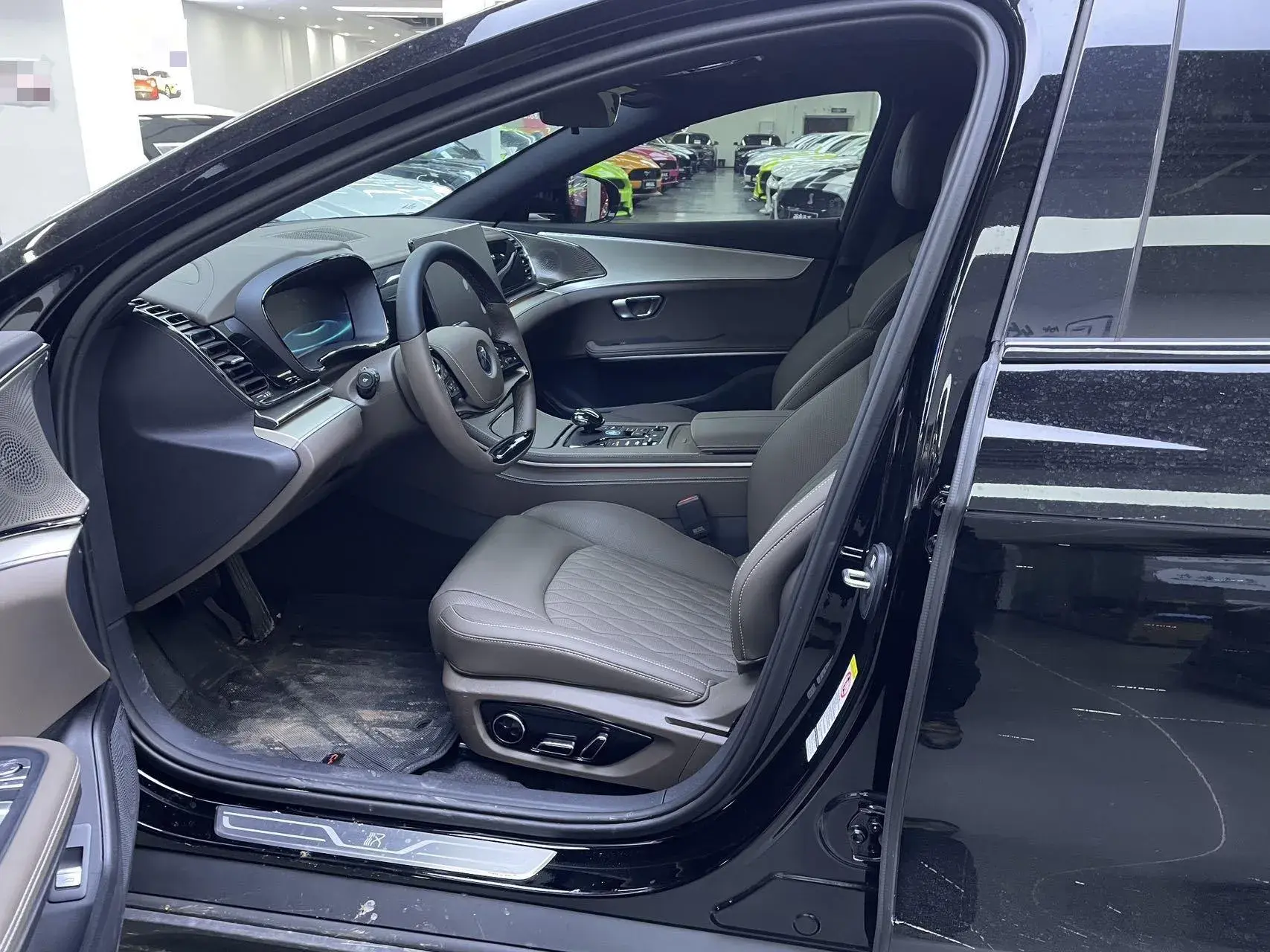 2025 BYD HAN thumbnail 4