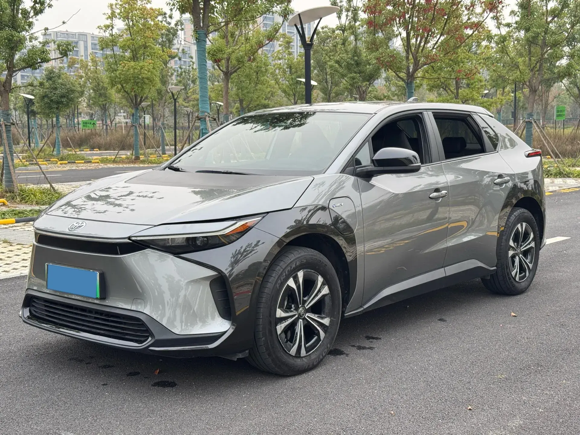 2024 TOYOTA BZ4X view 1