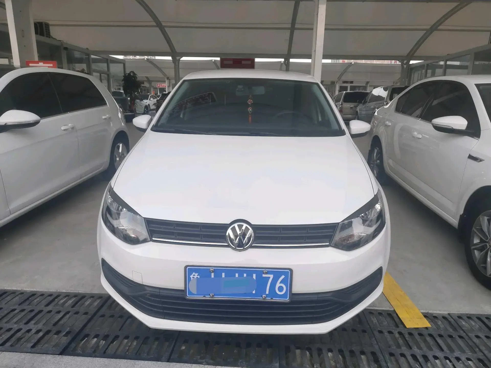 2016 VOLKSWAGEN POLO thumbnail 2