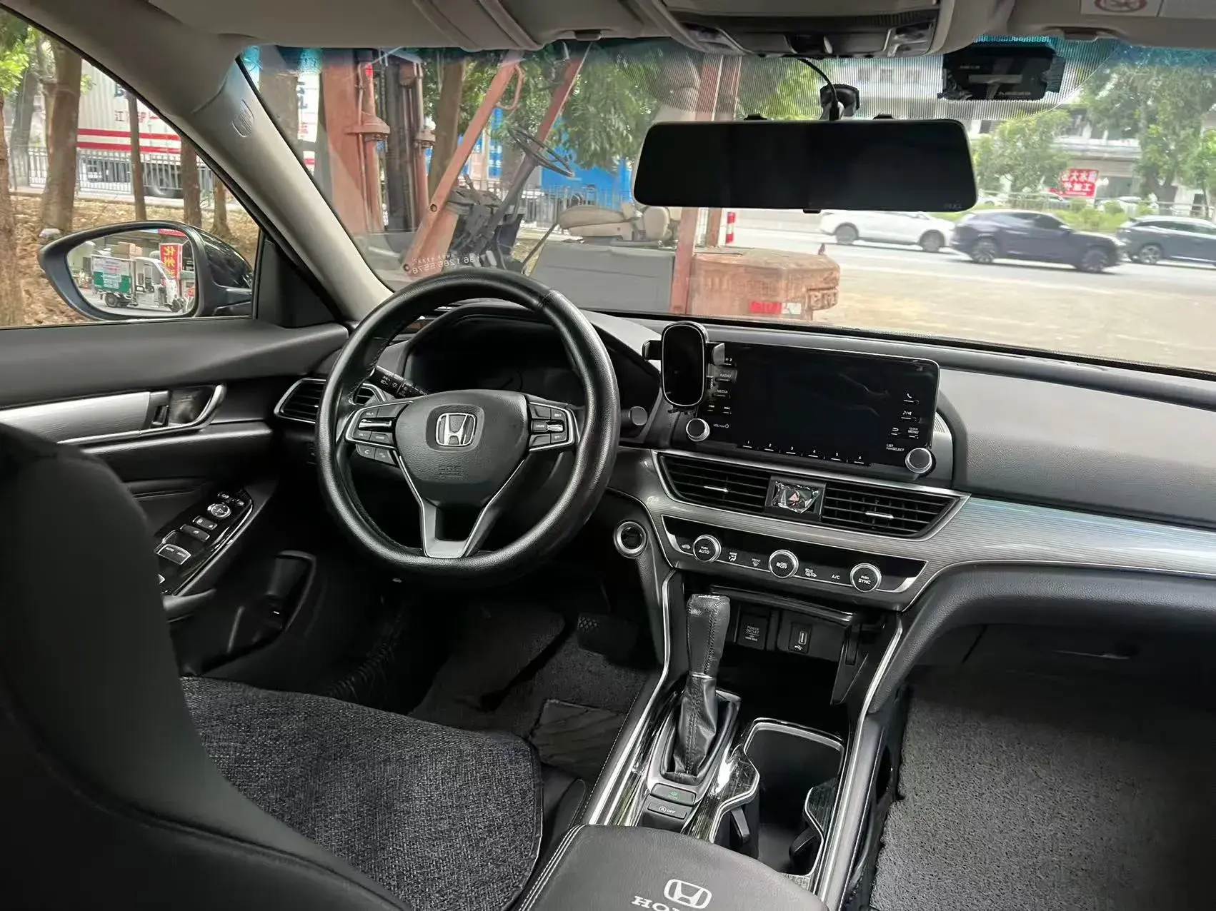 2018 HONDA ACCORD thumbnail 2