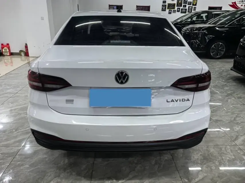 2023 VOLKSWAGEN LAVIDA thumbnail 4