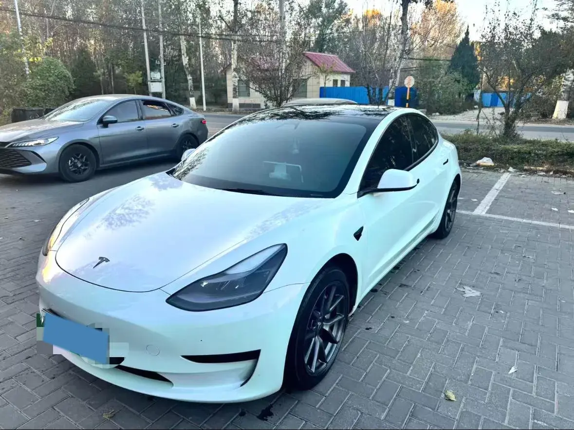 2022 Tesla Model 3 BEV 60KWH