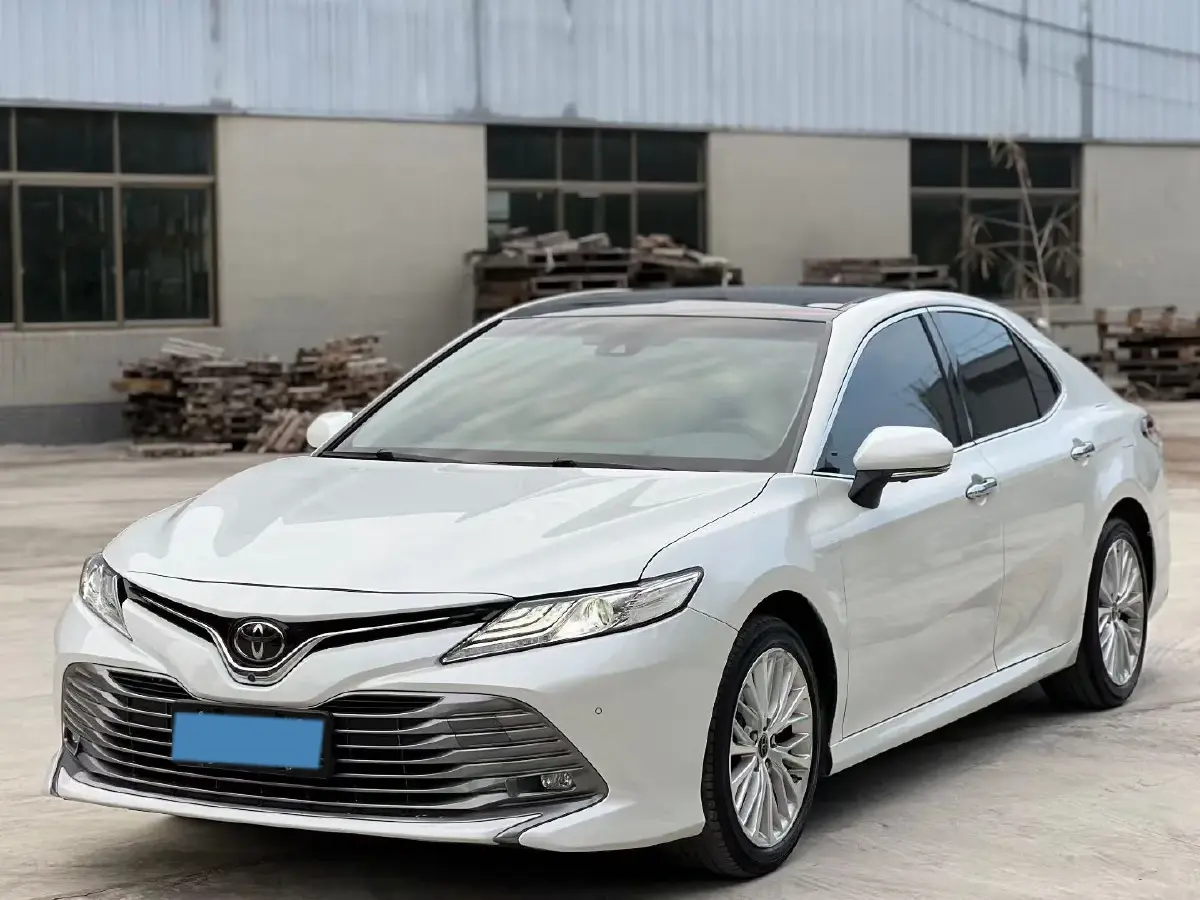2018 Toyota Camry 2.5L 209HP L4 8AT