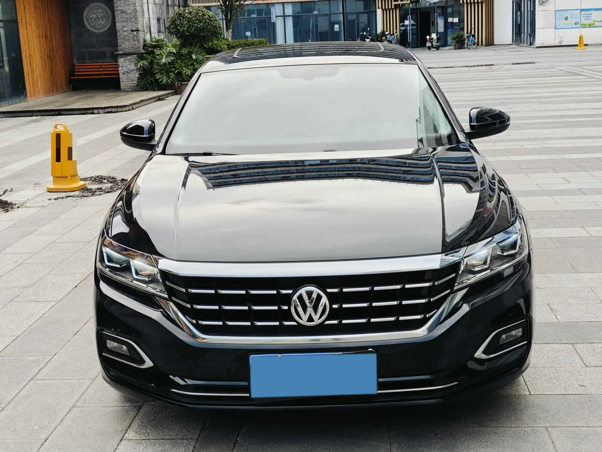 2019 VOLKSWAGEN PASSAT thumbnail 2