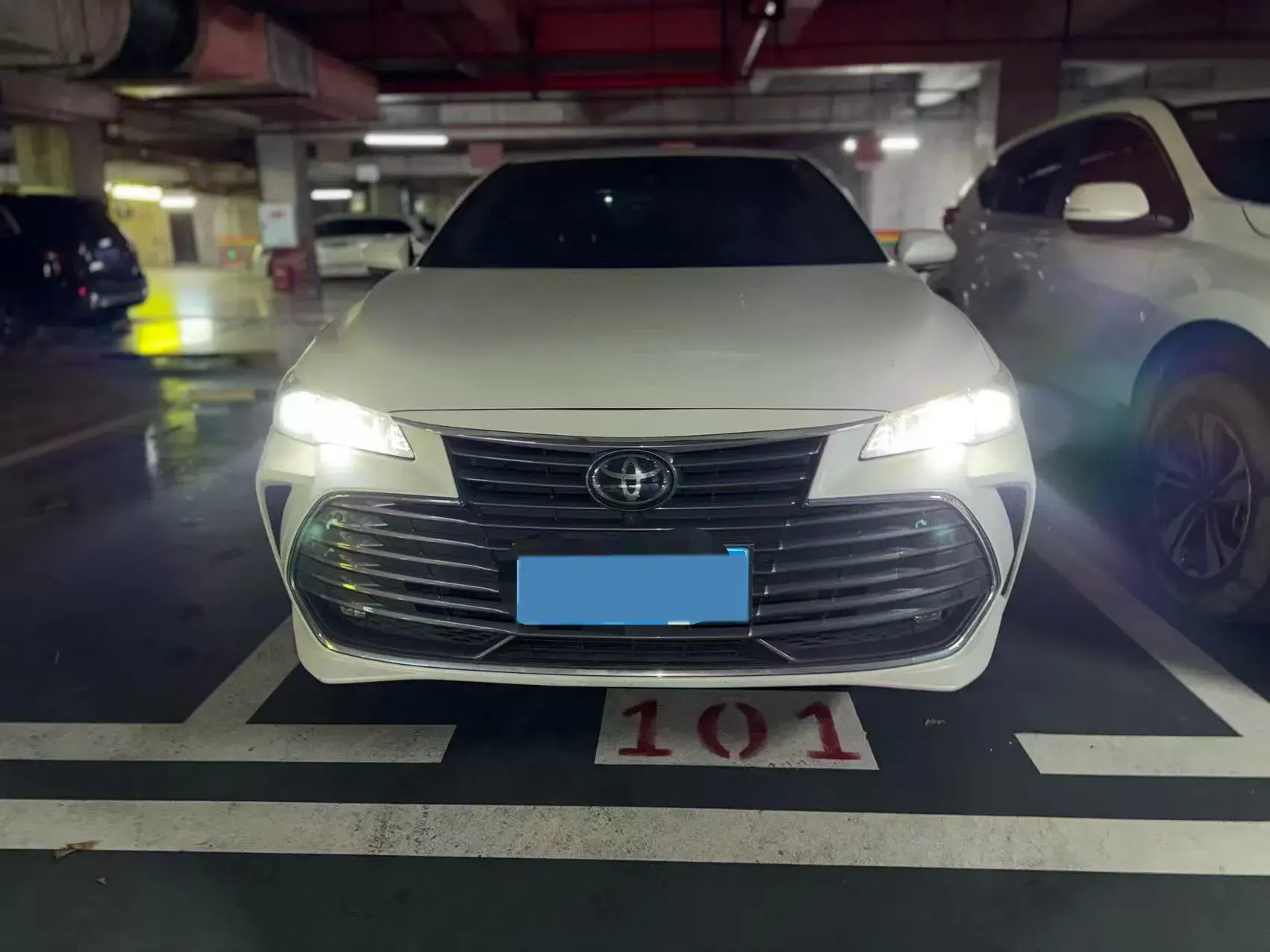 2019 TOYOTA AVALON thumbnail 2