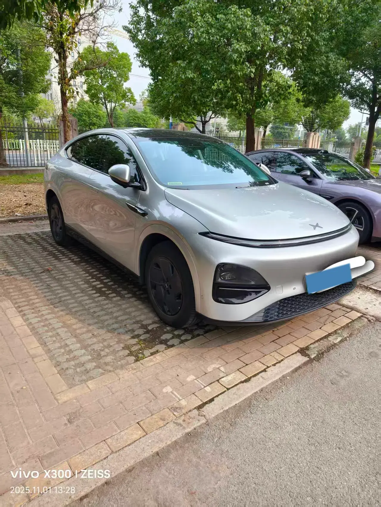 2025 XPENG G6 thumbnail 2