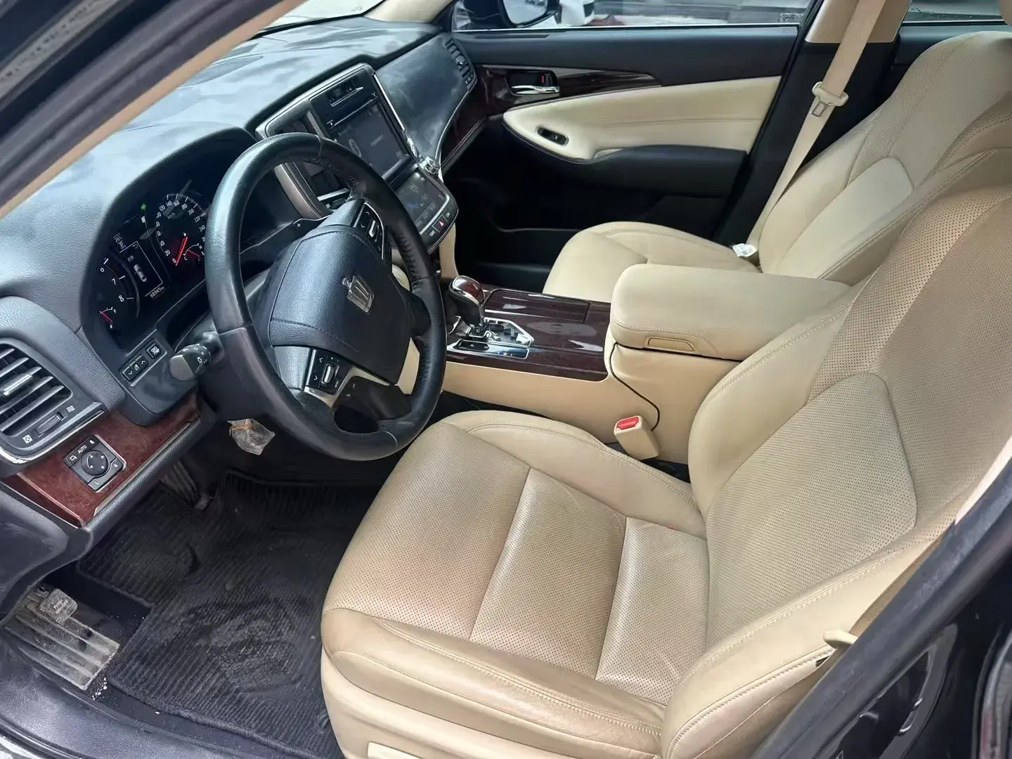 2018 TOYOTA CROWN thumbnail 4