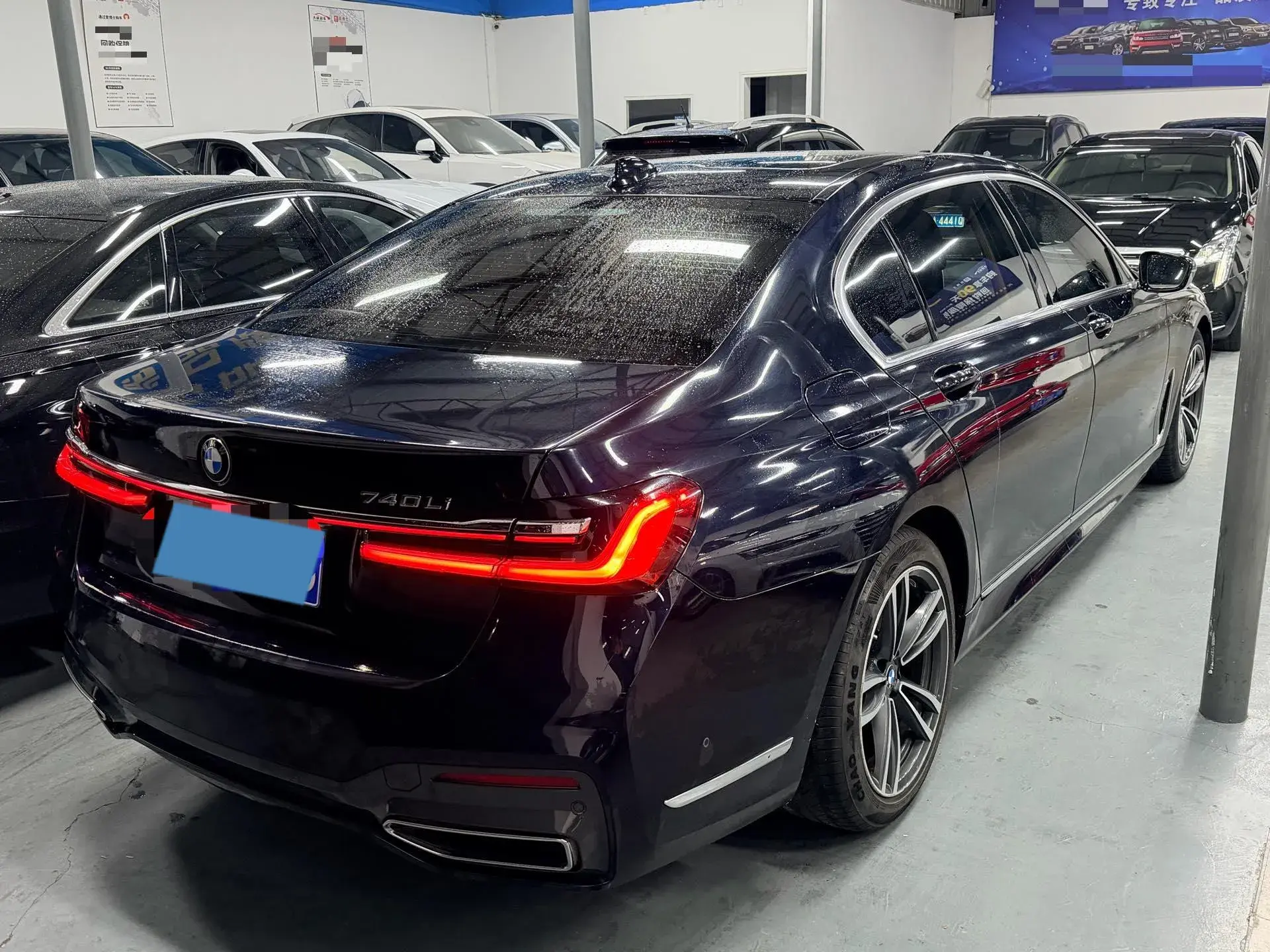 2019 BMW 7 thumbnail 3