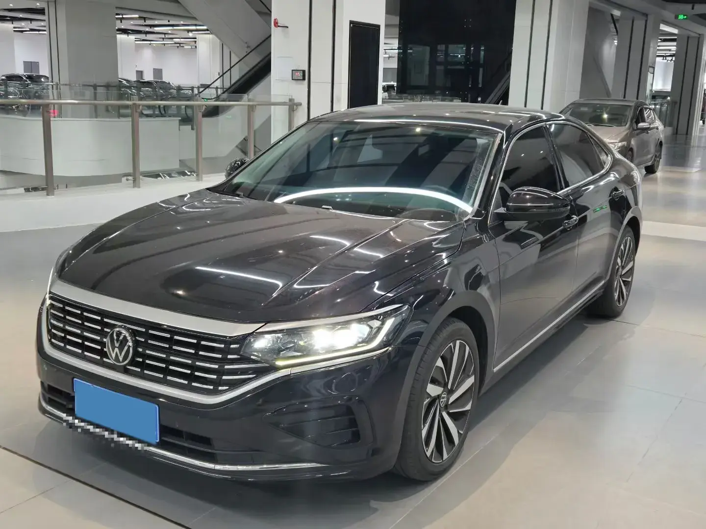 2024 VOLKSWAGEN PASSAT view 1
