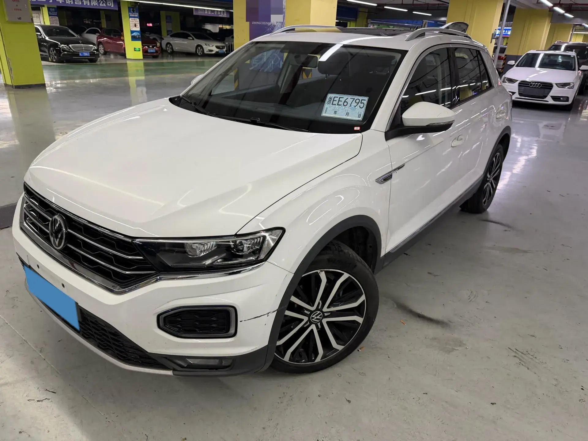 2020 VOLKSWAGEN T-ROC view 1