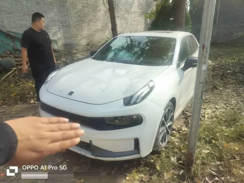 2018 LYNK&CO 03 view 1