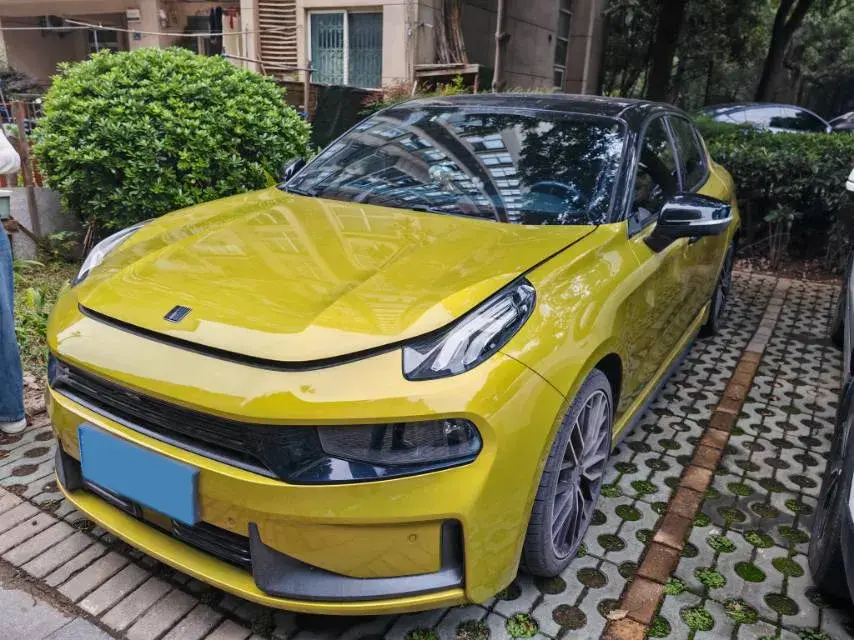 2022 LYNK&CO 03 view 1