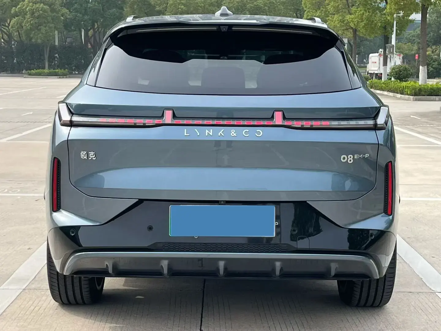 2025 LYNK&CO 08 thumbnail 4