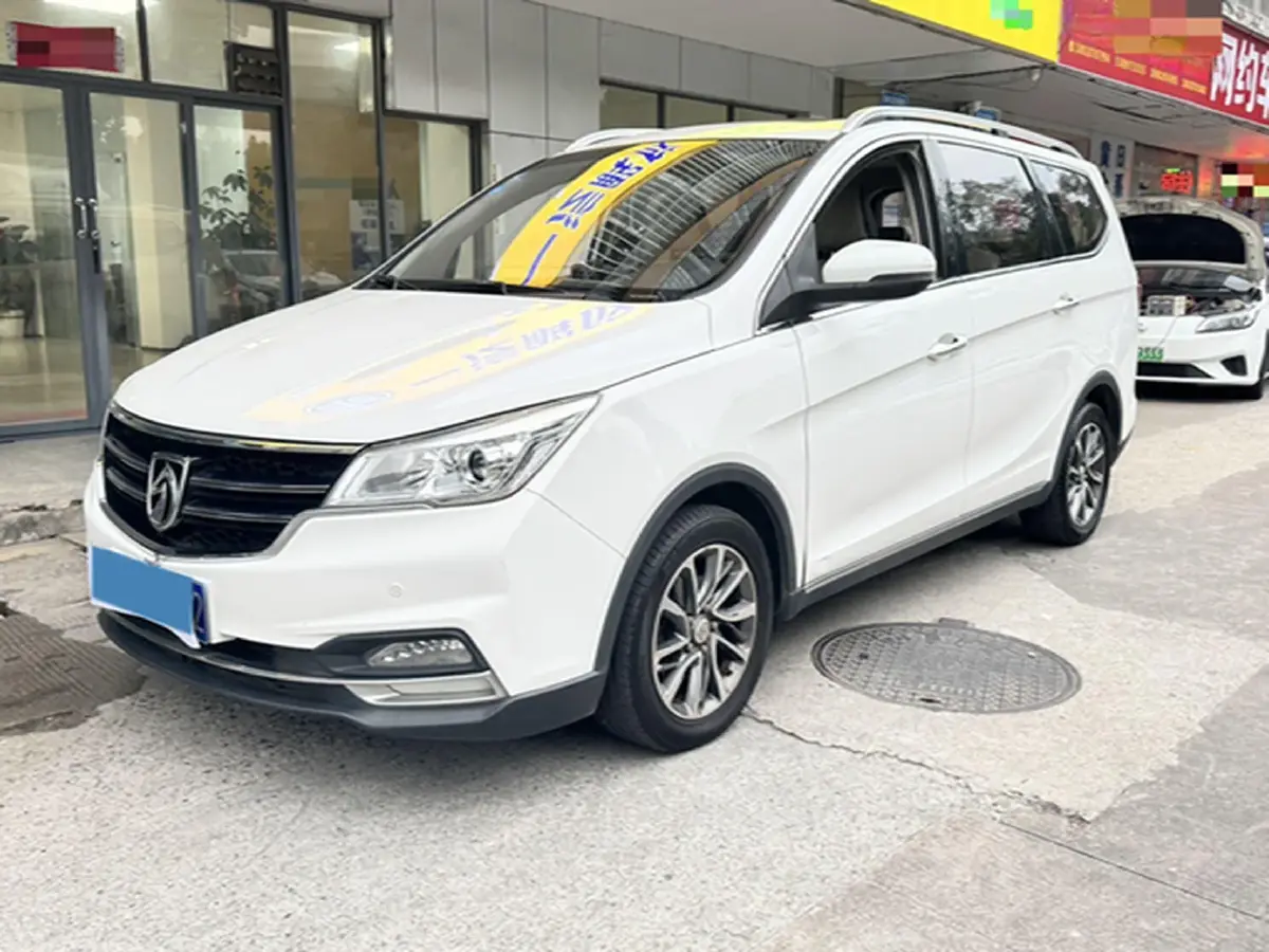 2017 BaoJun 730 1.5T 150HP L4 6DCT 2017 BaoJun 730 1.5T 150HP L4 6DCT