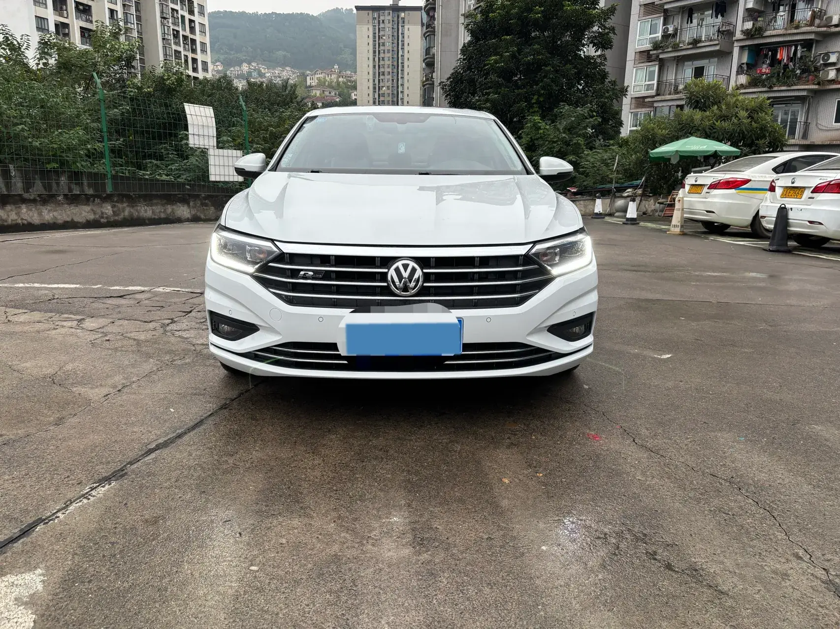 2019 VOLKSWAGEN SAGITAR thumbnail 2