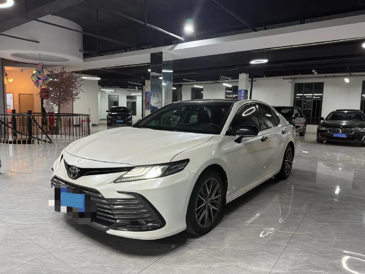 2021 Toyota Camry 2.5L 209HP L4 8AT