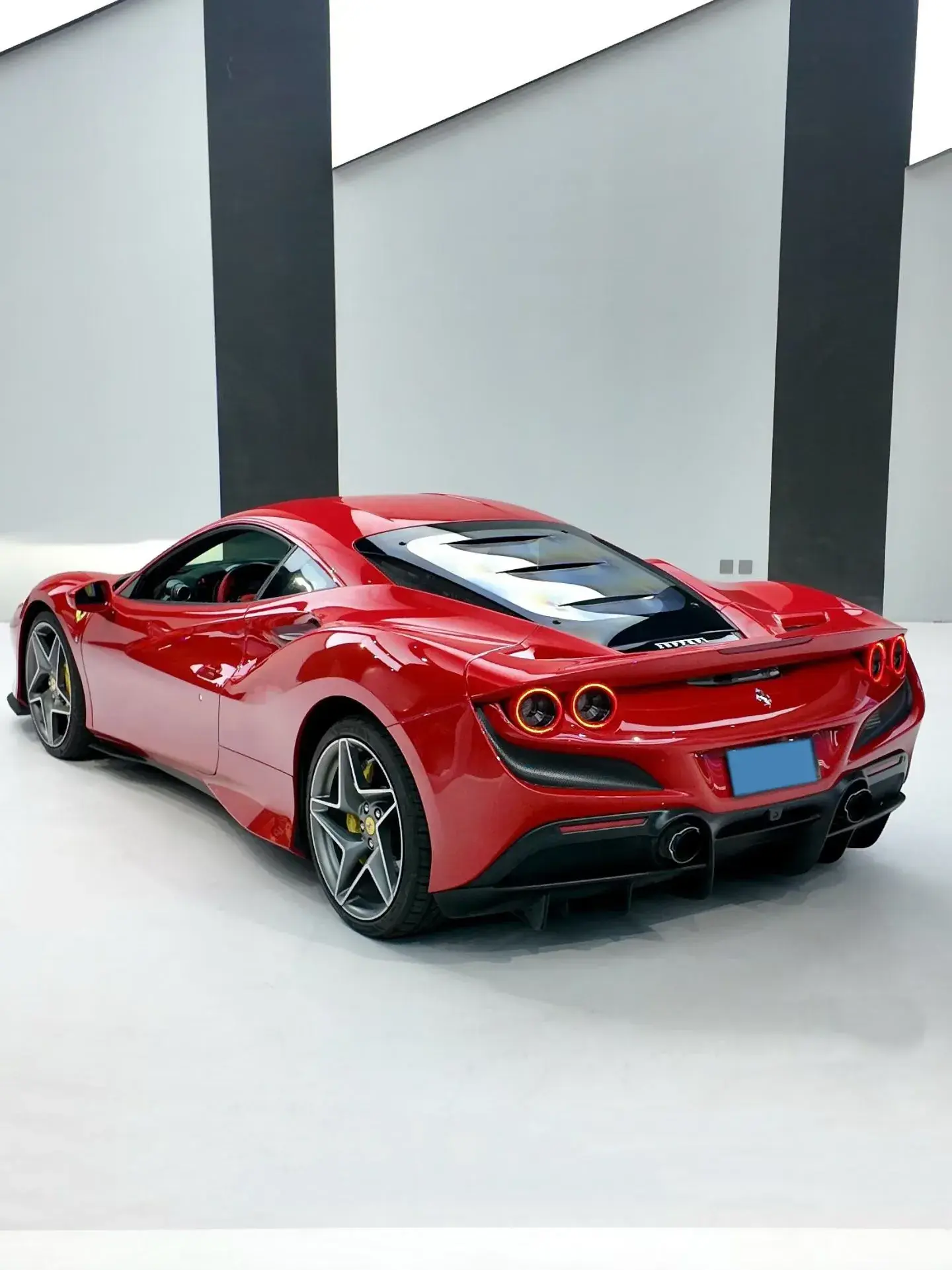 2019 FERRARI F8 thumbnail 4