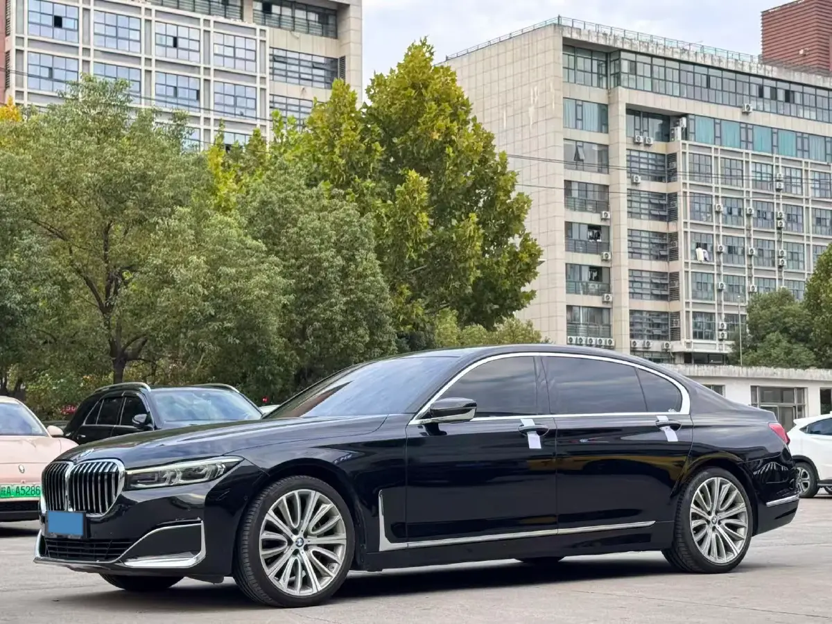 2019 BMW 7 Series 3.0T 340HP L6 8AT
