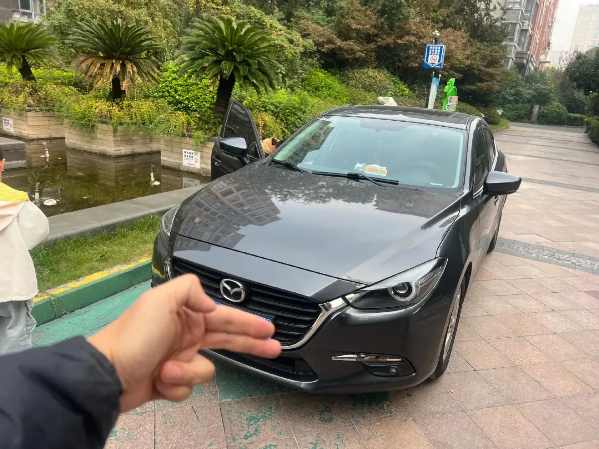 2019 Mazda 3 Axela 1.5L 117HP L4 6AT