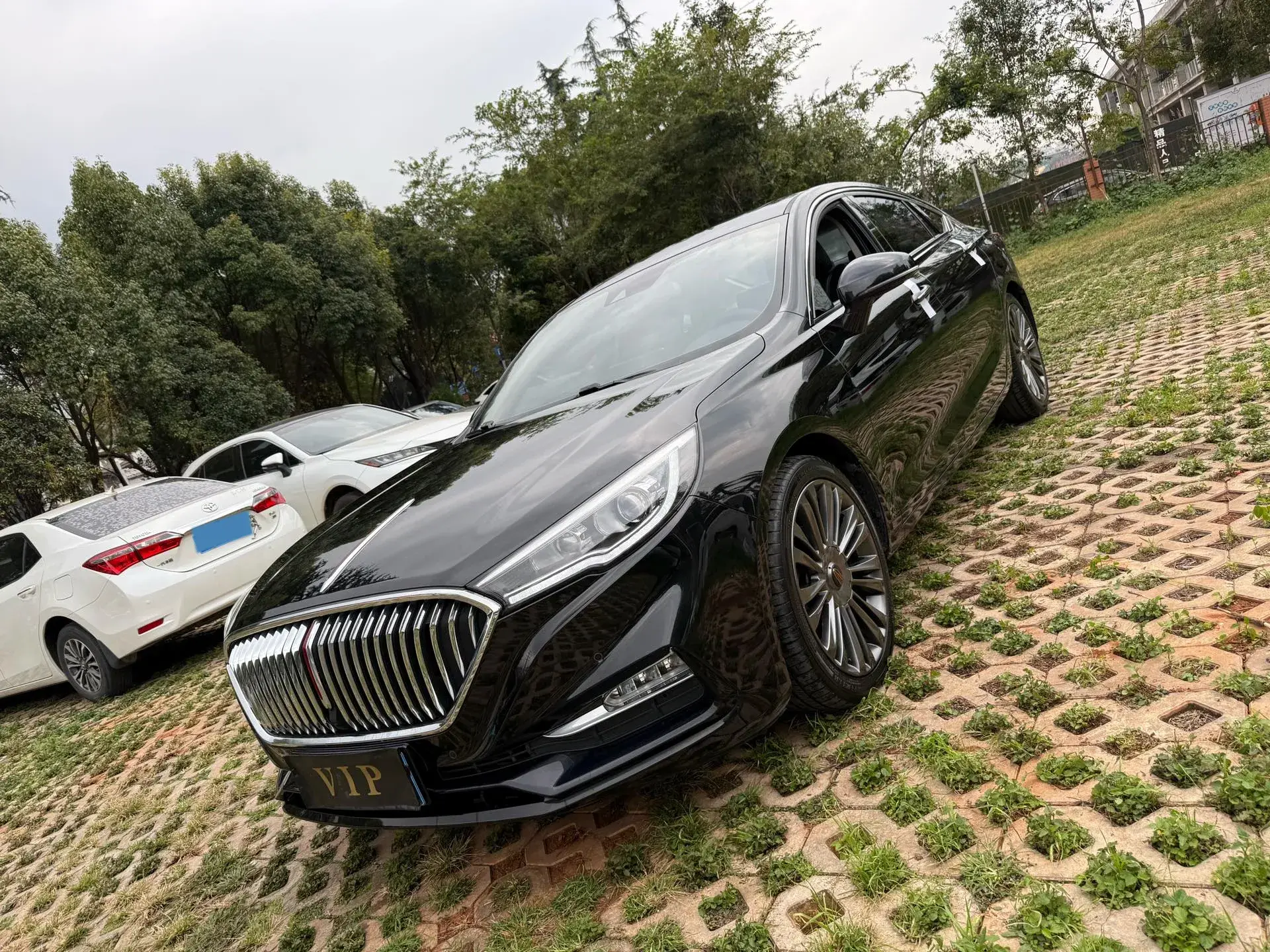 2020 HONGQI H5 view 1