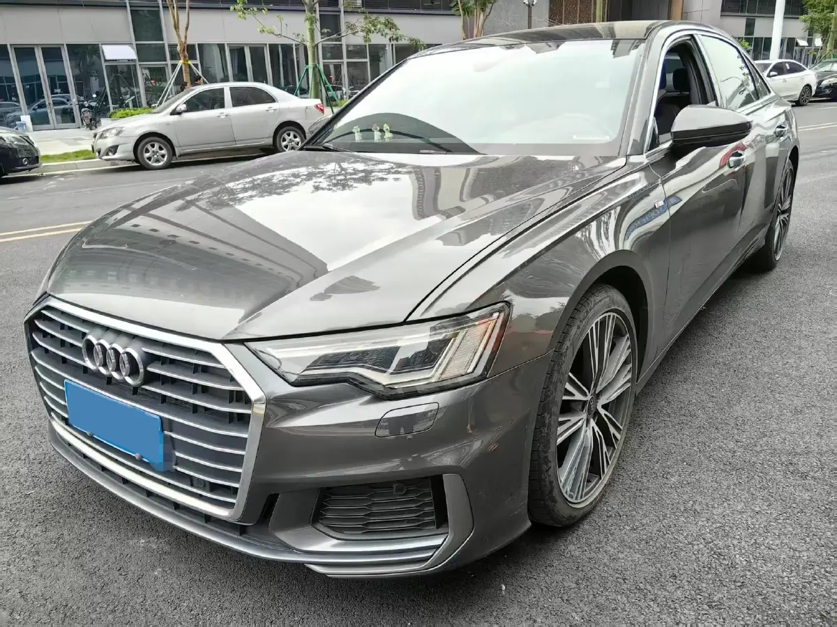 2022 Audi A6L 2.0T 190HP L4 7DCT