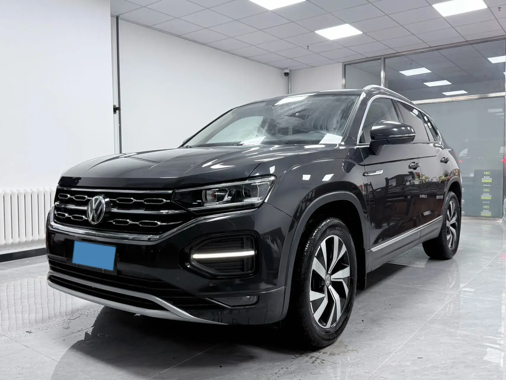 2021 VOLKSWAGEN TAYRON view 1