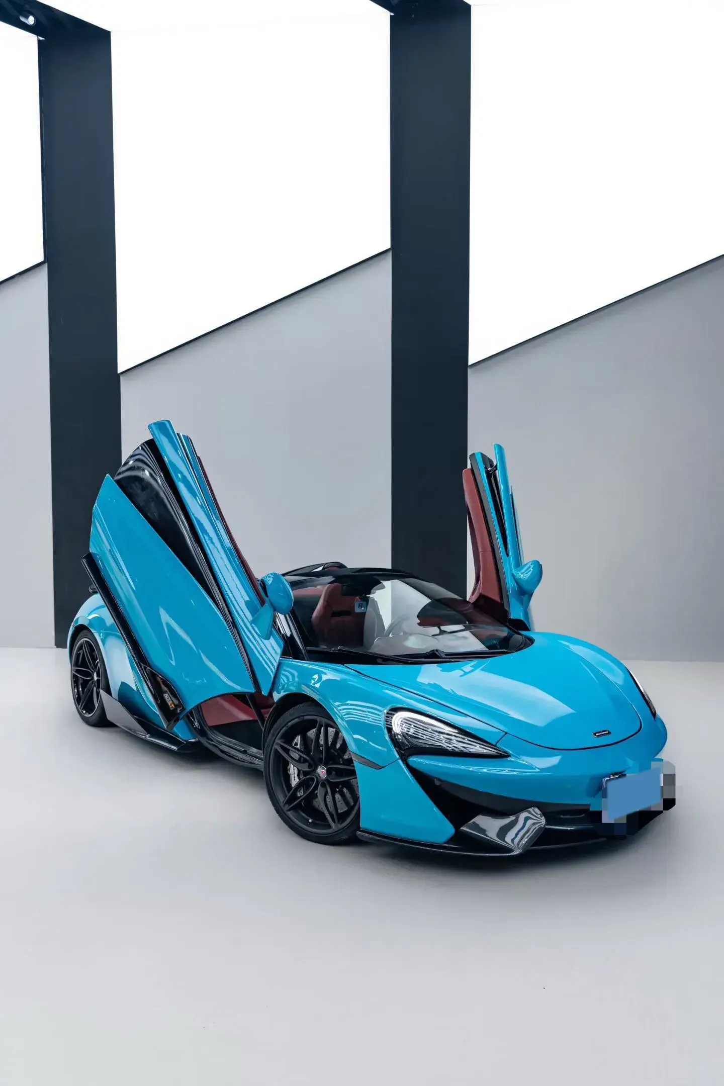 2019 MCLAREN 570 thumbnail 4
