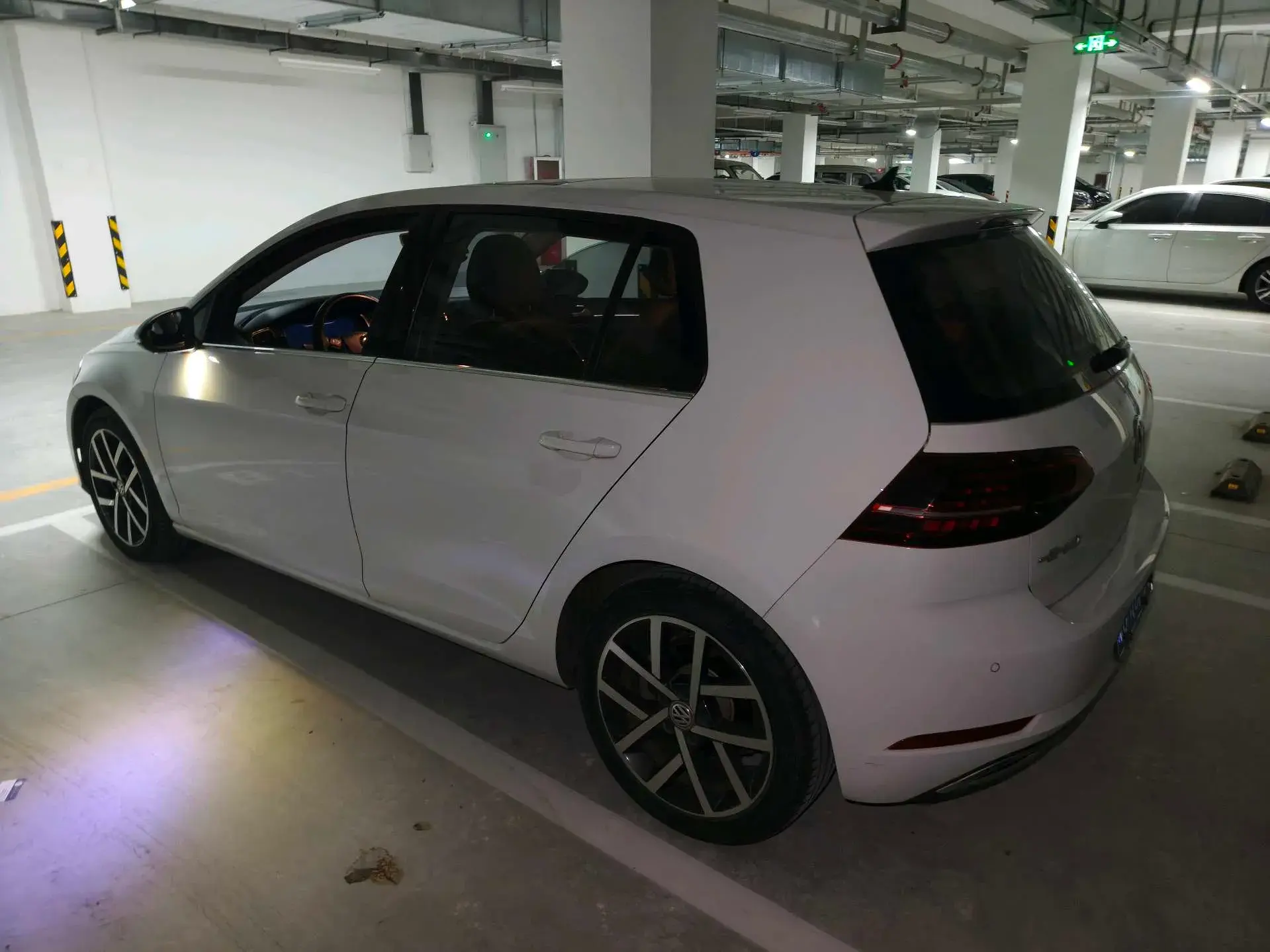 2019 VOLKSWAGEN GOLF thumbnail 4