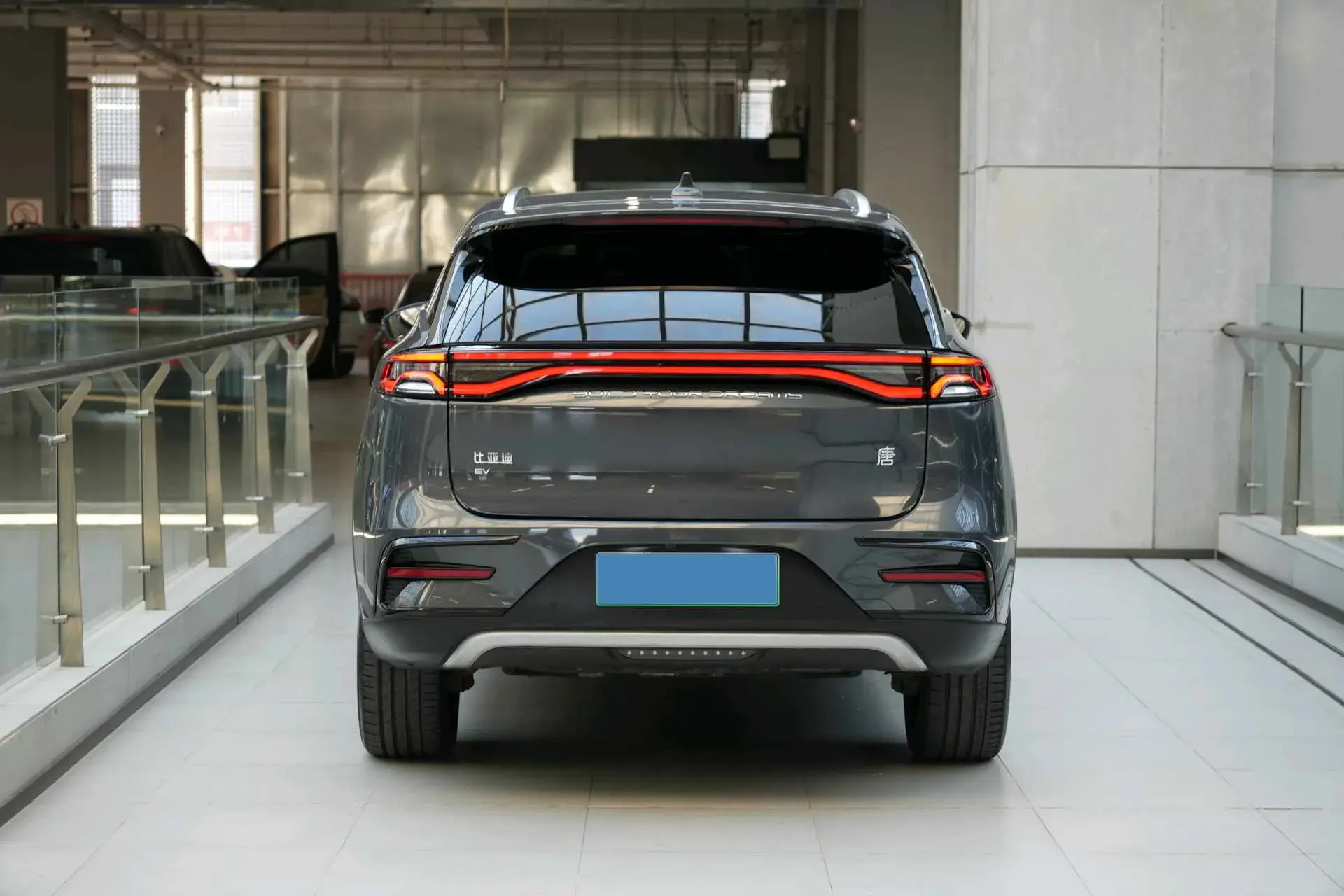 2022 BYD TANG thumbnail 4