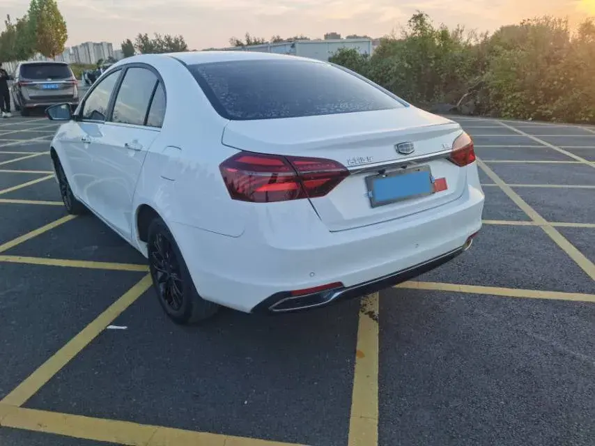 2018 GEELY EMGRAND thumbnail 4