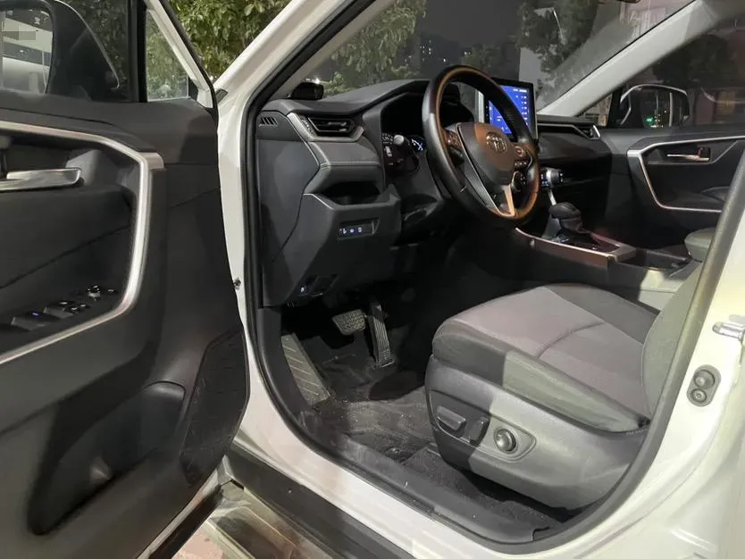 2021 Toyota RAV4 Hybird E+ 2.5L 180HP L4 E-CVT PHEV 15.984KWH,autocango,china used car exporter,china ev exporter,chinese used car exporter,chinese used ev exporter