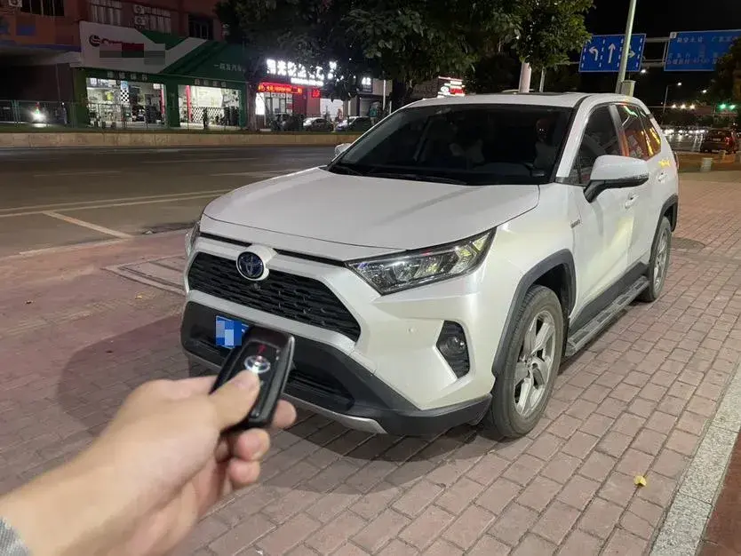 2021 TOYOTA RAV4 view 1