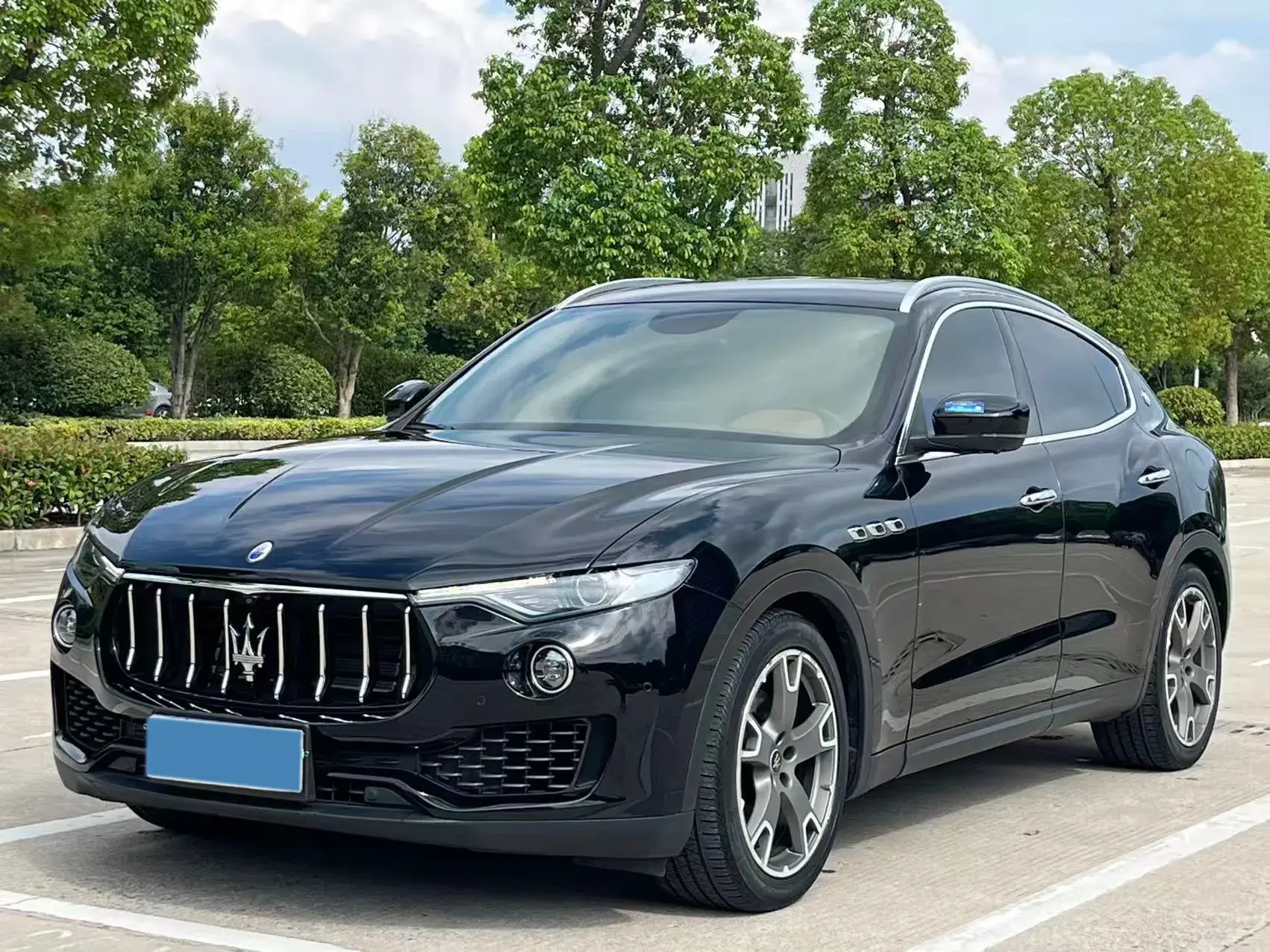 2019 MASERATI LEVANTE view 1