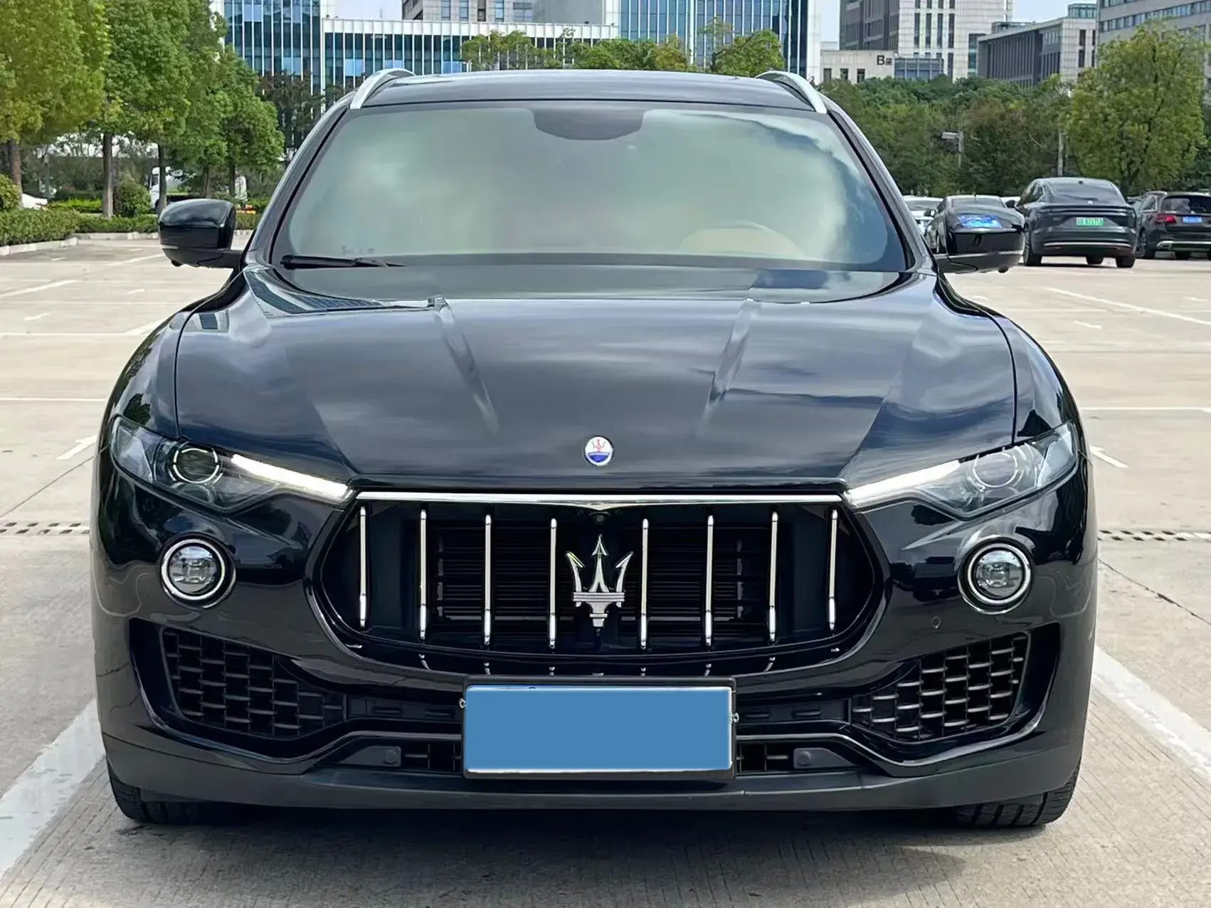 2019 MASERATI LEVANTE thumbnail 2