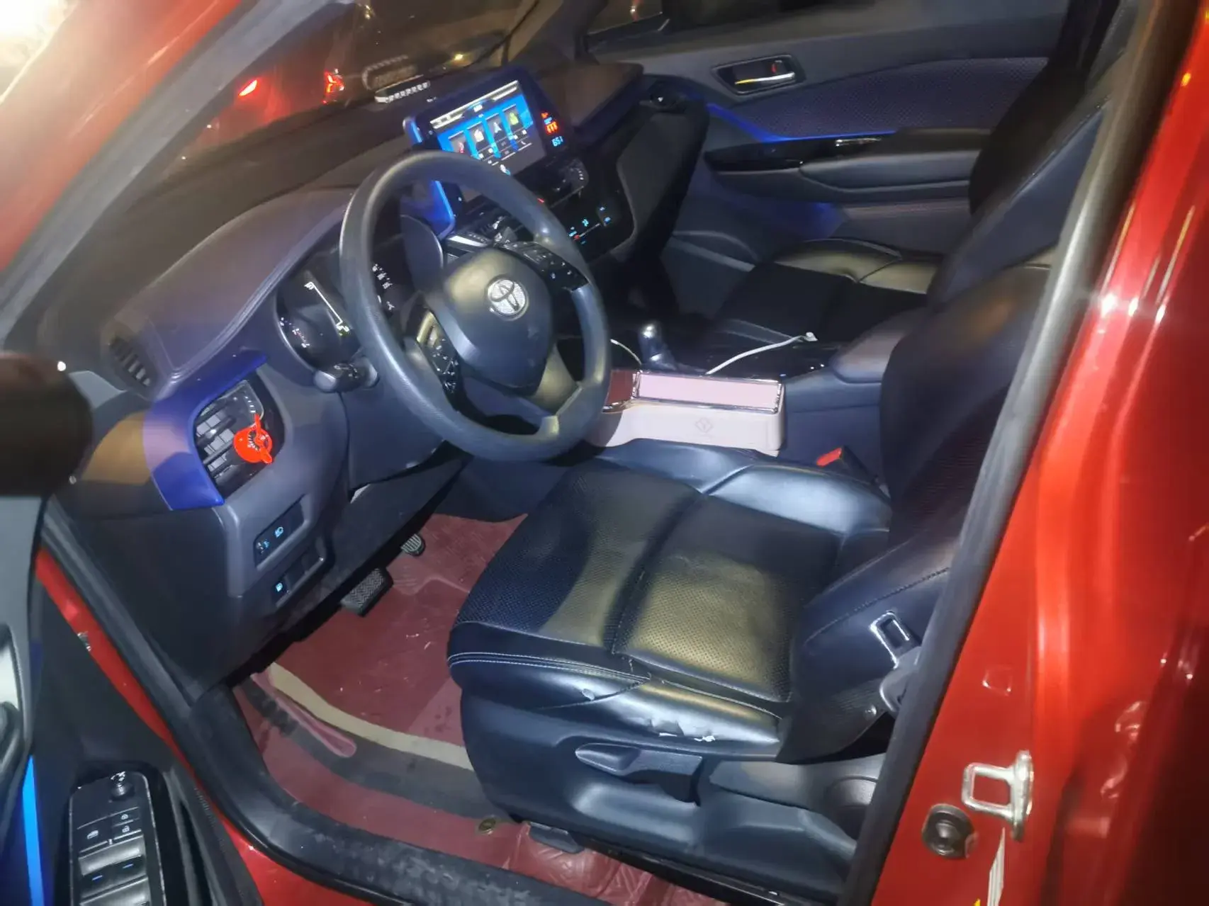 2018 TOYOTA C-HR thumbnail 3